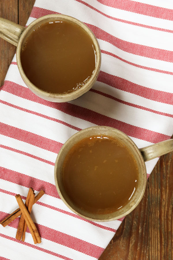 mulled apple cider is delicious, easy to prepare, and makes your entire home smell amazing! the best of fall in a warm mug!