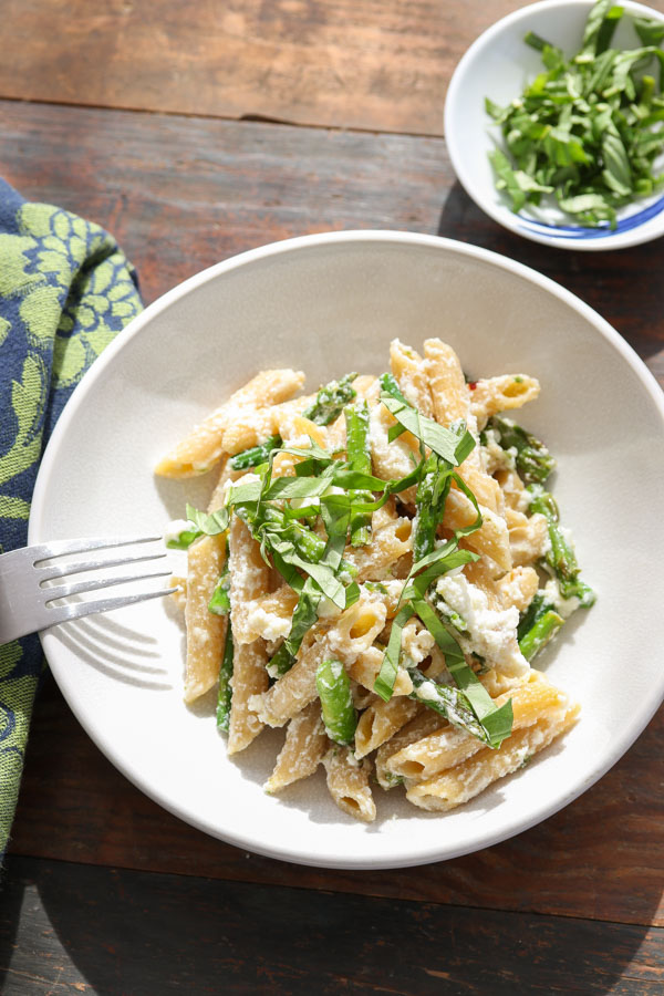 asparagus ricotta pasta is a great weeknight dinner for spring. it’s quick and easy to prepare with just a few ingredients.