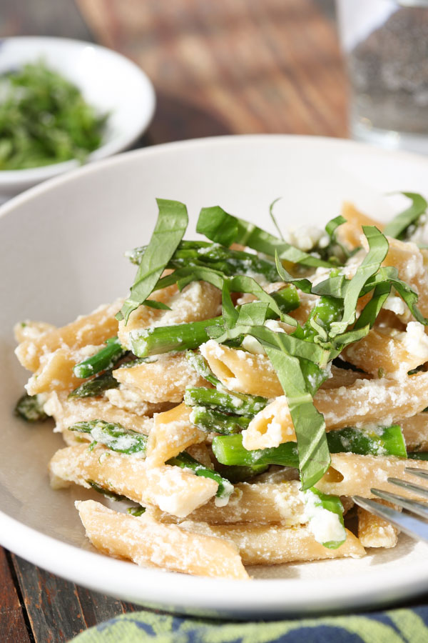 asparagus ricotta pasta is a great weeknight dinner for spring. it’s quick and easy to prepare with just a few ingredients.