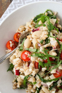 this mayo-free tuna and farro salad is packed with protein, fiber, and flavor. it’s easy to make and travels well to picnics and BBQs.