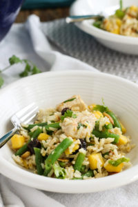 cardamom chicken and rice with mango and green beans is a perfect summer dinner all in one bowl. gluten and dairy free.